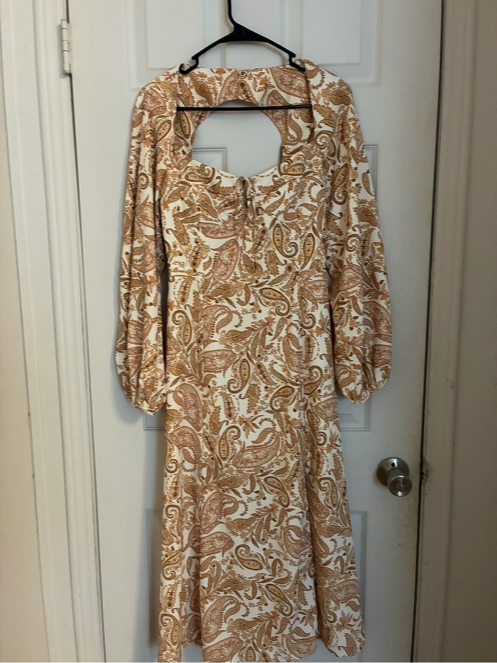Wayf Women's Cream and Brown Paisley Long Sleeve Dress